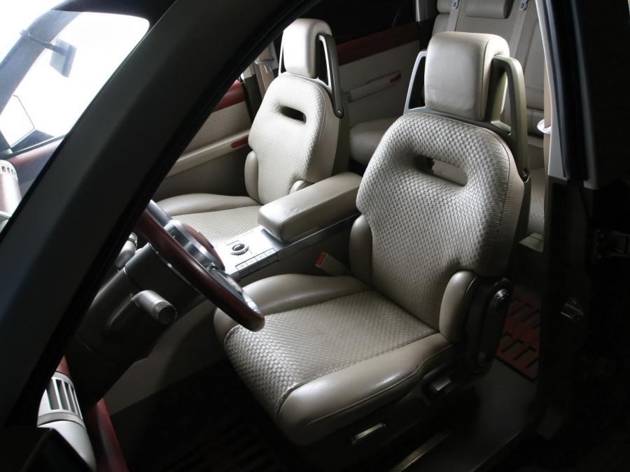  Ford Explorer Sportsman Concept 2001 года  (фото 25 из 30)